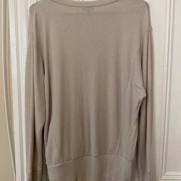 Express sweater - Picture 3 of 3